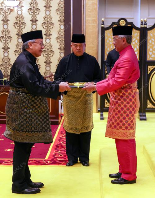 AL-SULTAN ABDULLAH RI'AYATUDDIN AL-MUSTAFA BILLAH SHAH