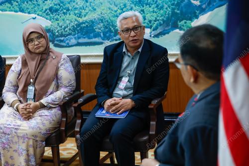 TAN SRI JOHARI ABDUL