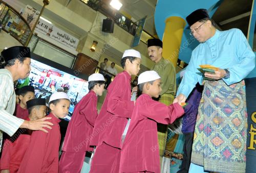 KL35_17082012_RAYA