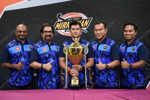 PIALA MIRNAWAN