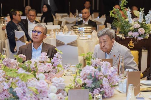 SULTAN SHARAFUDDIN IDRIS SHAH