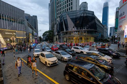 HUJAN DI BANDARAYA KUALA LUMPUR
