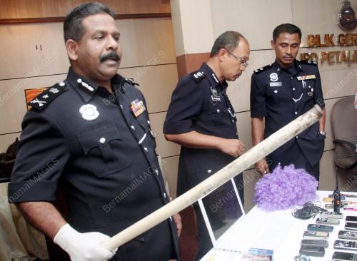 KL35_20022013_POLIS