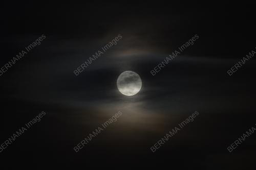 BULAN PENUH