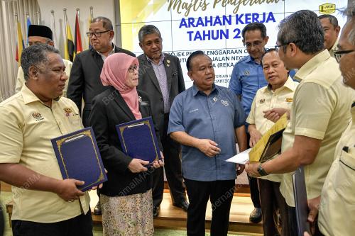 DATUK SERI ALEXANDER NANTA LINGGI