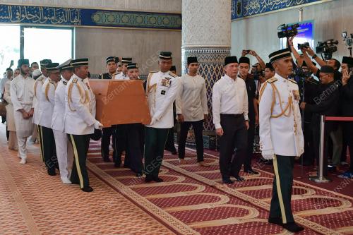 DATUK SERI FADILLAH YUSOF