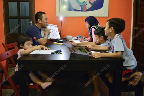 AKTIVITI DI RUMAH - PERINTAH KAWALAN PERGERAKAN