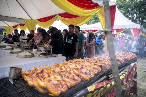 KL35_21072018_ORANG_RAMAI