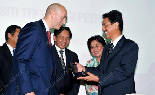 KL35_22052012_MOU
