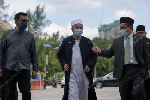 SENATOR DATUK DR ZULKIFLI MOHAMAD AL BAKRI