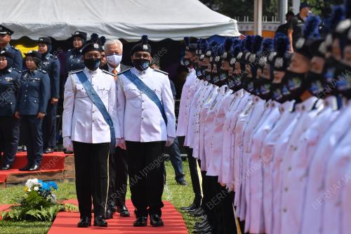DATUK SERI ISMAIL SABRI YAAKOB
