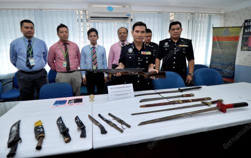 KL35_26092013_POLIS