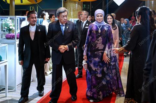 SULTAN SHARAFUDDIN IDRIS SHAH