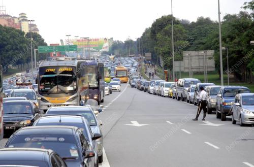BOLA SEPAK AFF SUZUKI