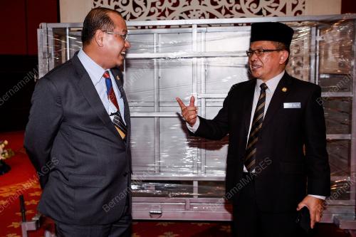 MAJLIS PENYERAHAN SANGKAR PENYEMBELIHAN MUDAH ALIH