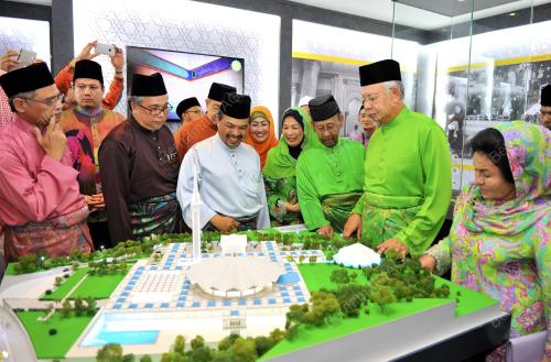 KL35_27082015_AGONG