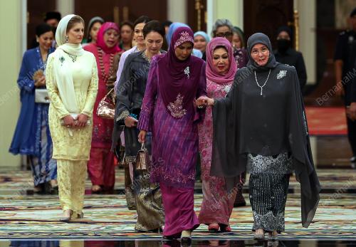 TUNKU HAJAH AZIZAH AMINAH MAIMUNAH ISKANDARIAH
