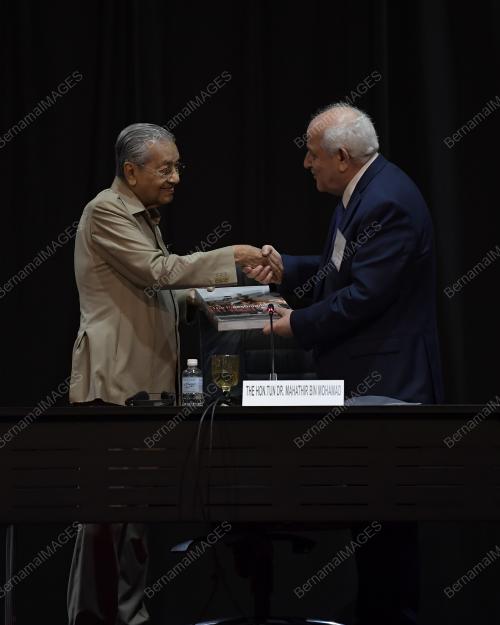 TUN DR MAHATHIR MOHAMAD