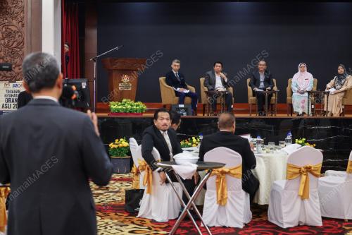 DATUK SERI DZULKEFLY AHMAD