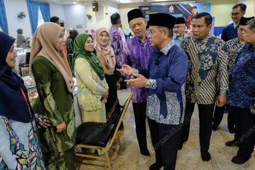 DATUK DR MOHD NA'IM MOKHTAR