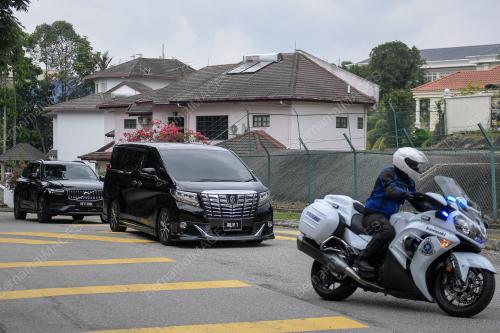 BEBERAPA KENDERAAN MEMBAWA MENTERI TIBA DI RUMAH PERDANA MENTERI