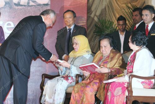 MOHD NAJIB TUN ABDUL RAZAK