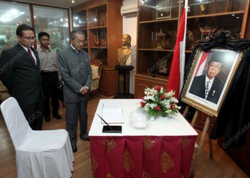 MAHATHIR MOHAMAD