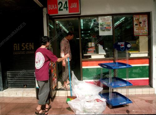 7 ELEVEN