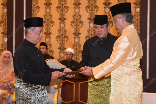 AL-SULTAN ABDULLAH RI'AYATUDDIN AL -MUSTAFA BILLAH SHAH