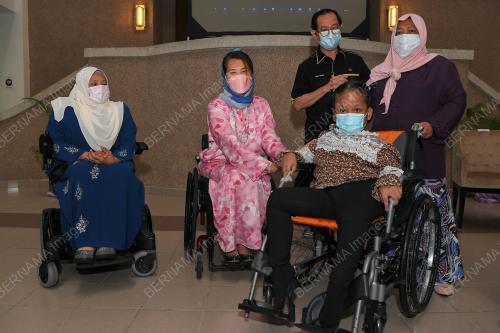 SENATOR DATUK RAS ADIBA RADZI 