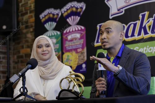 DATUK MOHD AZIZULHASNI AWANG