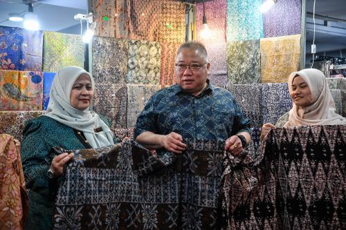 DATUK SERI TIONG KING SING