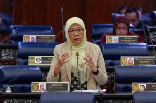 DR ZALIHA MUSTAFA