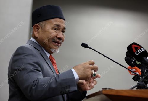 DATUK SERI TUAN IBRAHIM TUAN MAN 