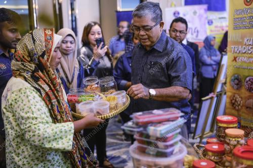 DATUK AARON AGO DAGANG