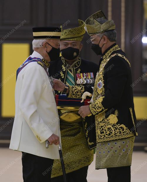 AL-SULTAN ABDULLAH RIÃ•AYATUDDIN AL MUSTAFA BILLAH SHAH