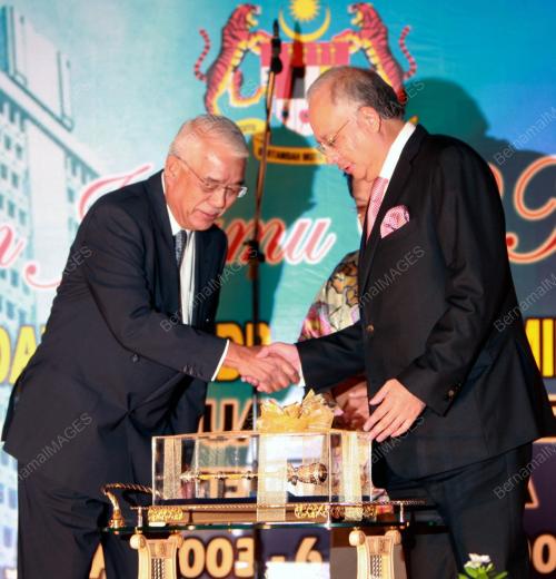 MOHD NAJIB TUN RAZAK