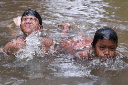 GANGGUAN BEKALAN AIR - MANDI SUNGAI