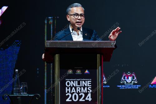 FAHMI FADZIL