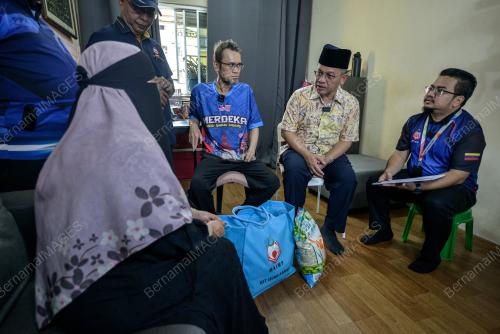 DATUK DR MOHD NA'IM MOKHTAR