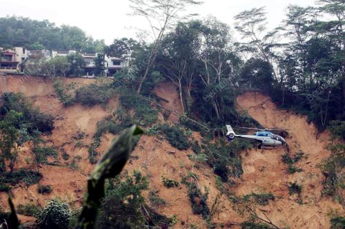 TANAH RUNTUH BUKIT ANTARABANGSA