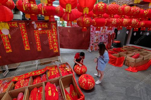 PERSIAPAN MENJELANG TAHUN BARU CINA