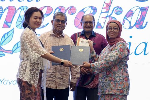 DATUK AARON AGO DAGANG