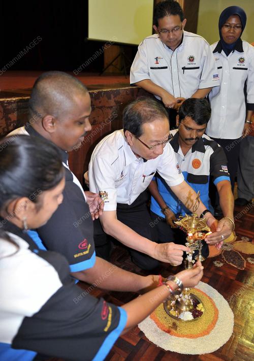 KL36_08012012_MIYC