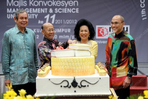 KL36_08072012_AGONG