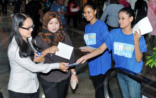 KL36_08112012_KARNIVAL