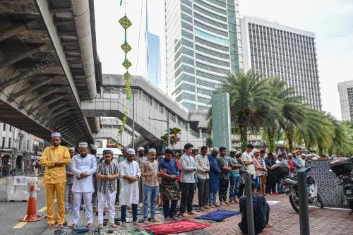 SOLAT AIDILFITRI DI MASJID JAMEK