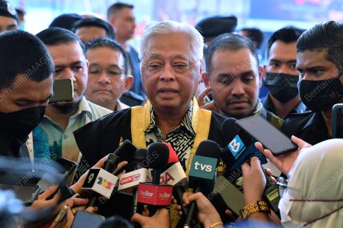 DATUK SERI ISMAIL SABRI YAAKOB