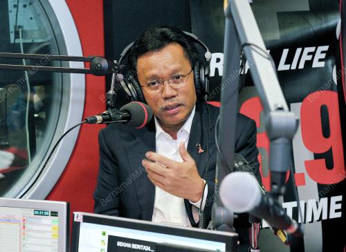 KL36_10102012_RADIO_24
