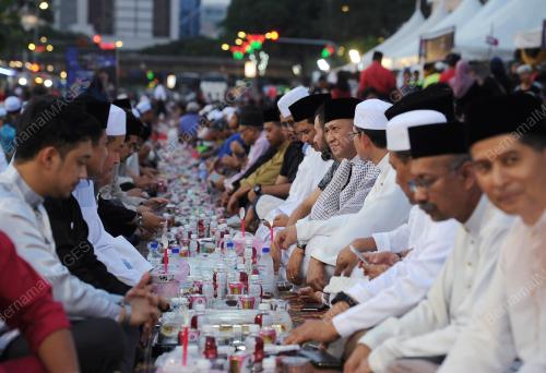 KL36_11062017_NAZRI_IFTAR_BN201706096481